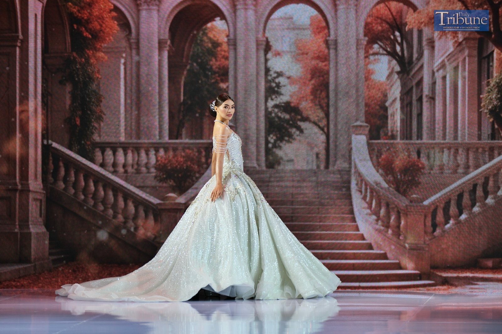 TRIBUNE-BRIDALFAIR